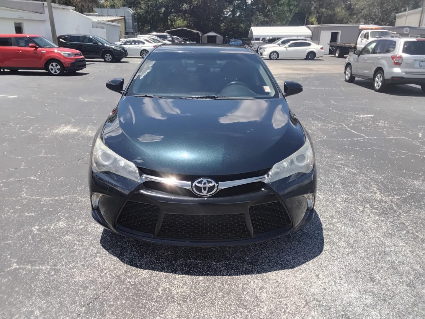 2017 GRAY /BLACK Toyota Camry SE (4T1BF1FK9HU) with an 2.5L L4 DOHC 16V engine, 6A transmission, located at 6112 N Florida Avenue, Tampa, FL, 33604, (888) 521-5131, 27.954929, -82.459534 - $499 OWN PLUS TAX & TAG.- Photo#1