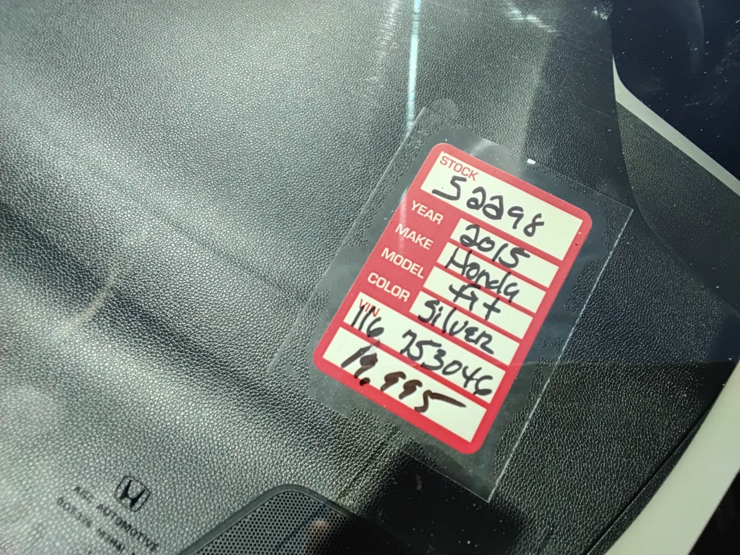 2015 SILVER /BLACK Honda Fit EX CVT (3HGGK5H87FM) with an 1.5L L4 SOHC 16V engine, CVT transmission, located at 6112 N Florida Avenue, Tampa, FL, 33604, (888) 521-5131, 27.954929, -82.459534 - $499 down plus tax tag.- Photo#16