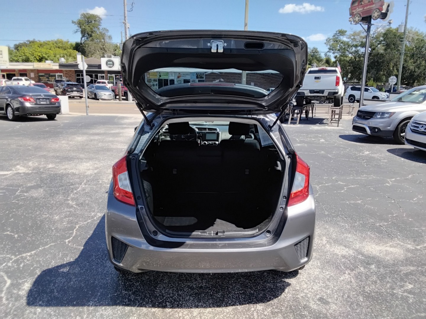 2015 SILVER /BLACK Honda Fit EX CVT (3HGGK5H87FM) with an 1.5L L4 SOHC 16V engine, CVT transmission, located at 6112 N Florida Avenue, Tampa, FL, 33604, (888) 521-5131, 27.954929, -82.459534 - $499 down plus tax tag.- Photo#8