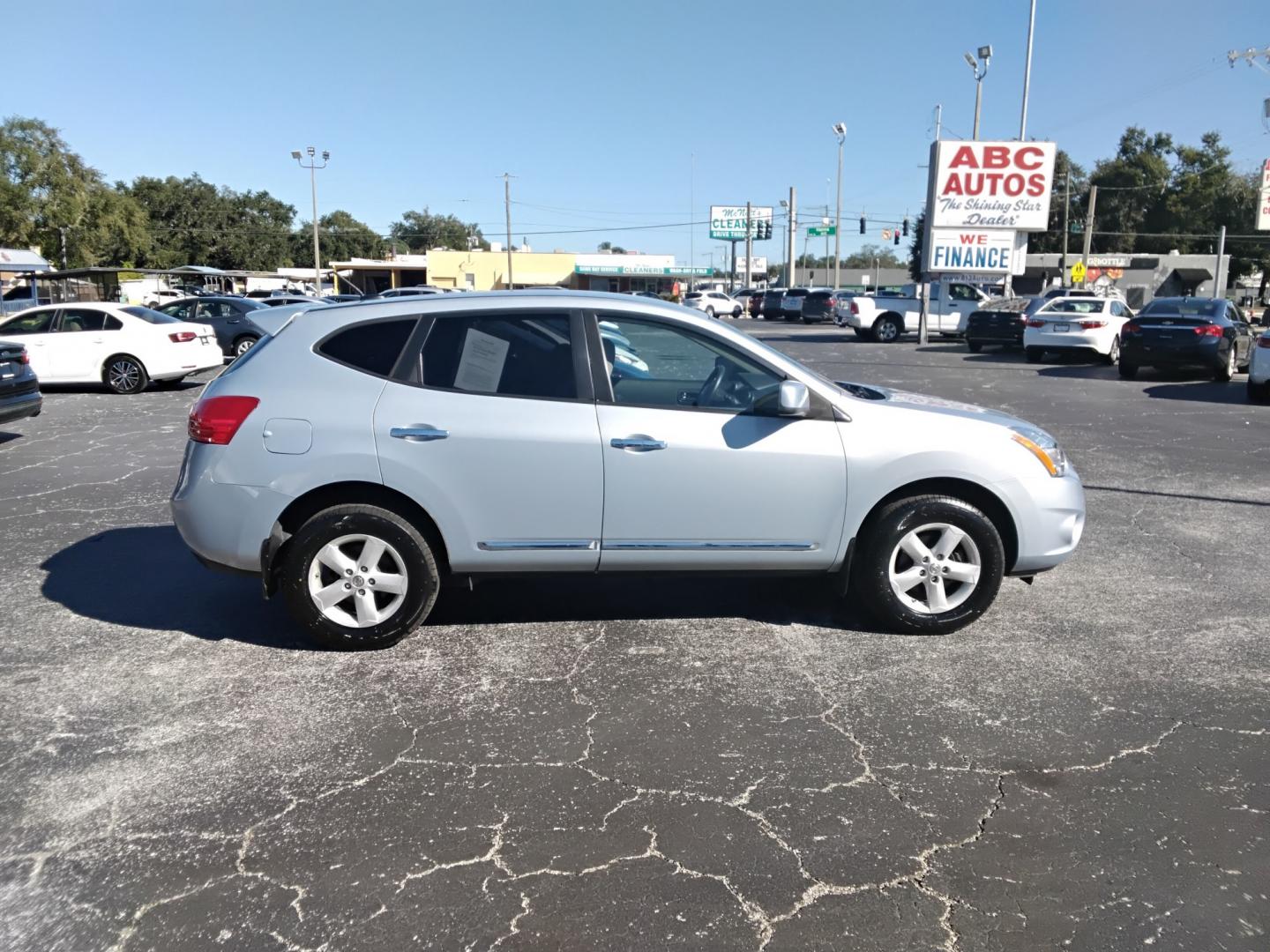 2013 BLUE /Beige Nissan Rogue S 2WD (JN8AS5MT4DW) with an 2.5L L4 DOHC 16V engine, Continuously Variable Transmission transmission, located at 6112 N Florida Avenue, Tampa, FL, 33604, (888) 521-5131, 27.954929, -82.459534 - $499 plus tax &tag.- Photo#4