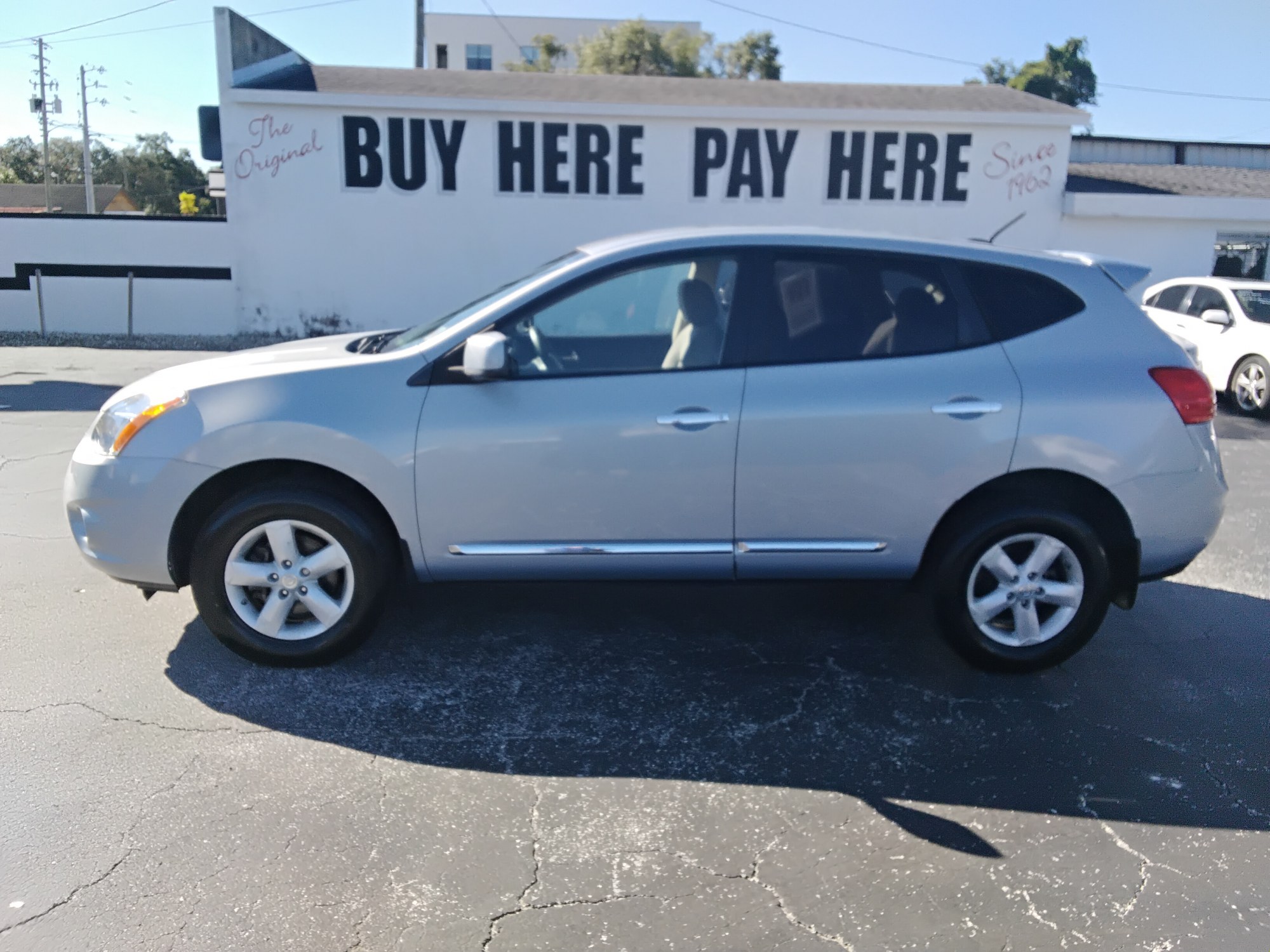 photo of 2013 Nissan Rogue S 2WD