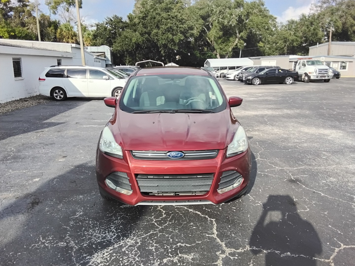 2014 RED /GREY Ford Escape SE FWD (1FMCU0GX2EU) with an 1.6L L4 DOHC 16V engine, 6-Speed Automatic transmission, located at 6112 N Florida Avenue, Tampa, FL, 33604, (888) 521-5131, 27.954929, -82.459534 - $499 down plus tax & tag.- Photo#2