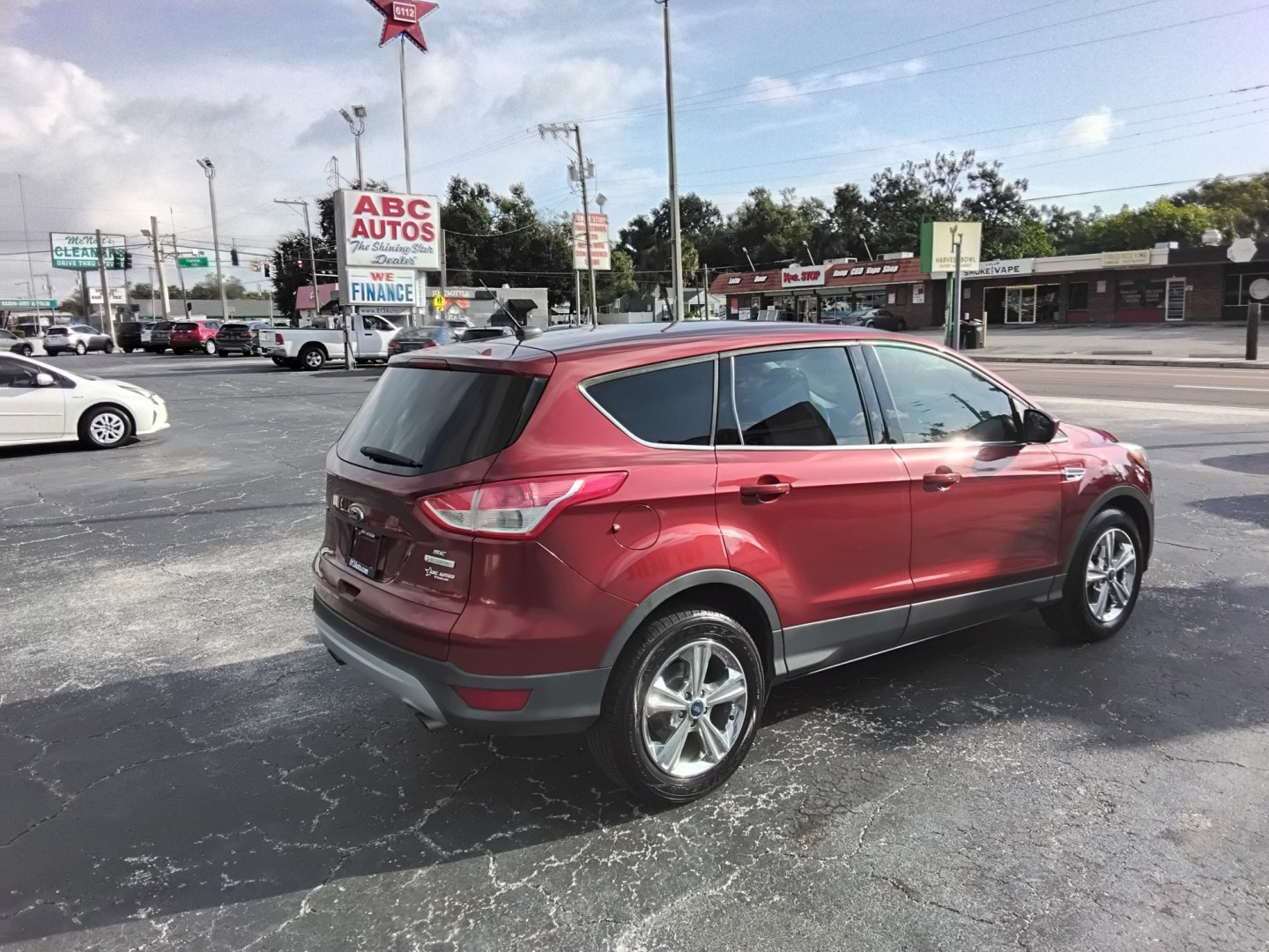 2014 RED /GREY Ford Escape SE FWD (1FMCU0GX2EU) with an 1.6L L4 DOHC 16V engine, 6-Speed Automatic transmission, located at 6112 N Florida Avenue, Tampa, FL, 33604, (888) 521-5131, 27.954929, -82.459534 - $499 down plus tax & tag.- Photo#5