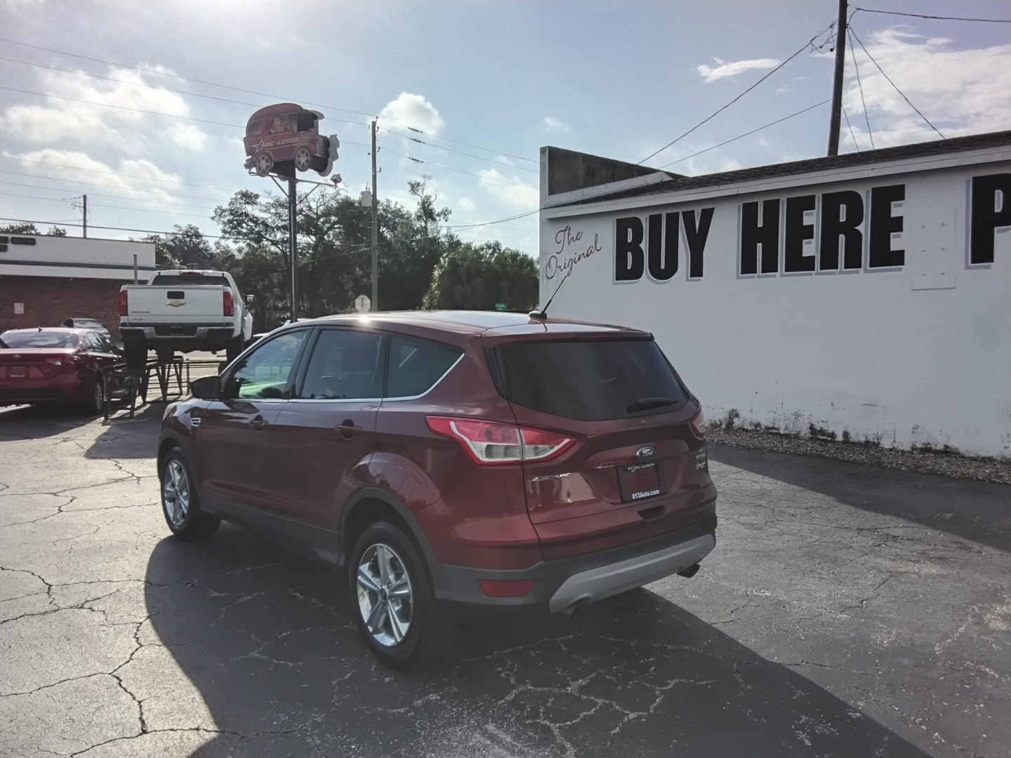 2014 RED /GREY Ford Escape SE FWD (1FMCU0GX2EU) with an 1.6L L4 DOHC 16V engine, 6-Speed Automatic transmission, located at 6112 N Florida Avenue, Tampa, FL, 33604, (888) 521-5131, 27.954929, -82.459534 - $499 down plus tax & tag.- Photo#8
