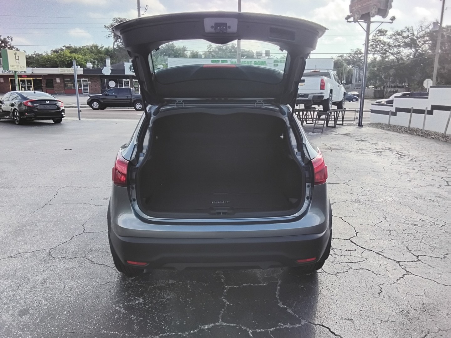 2019 GRAY /BLACK Nissan Rogue Sport SL (JN1BJ1CP6KW) with an 2.0L L4 DOHC 16V engine, CVT transmission, located at 6112 N Florida Avenue, Tampa, FL, 33604, (888) 521-5131, 27.954929, -82.459534 - $499 down plus tax & tag.- Photo#7