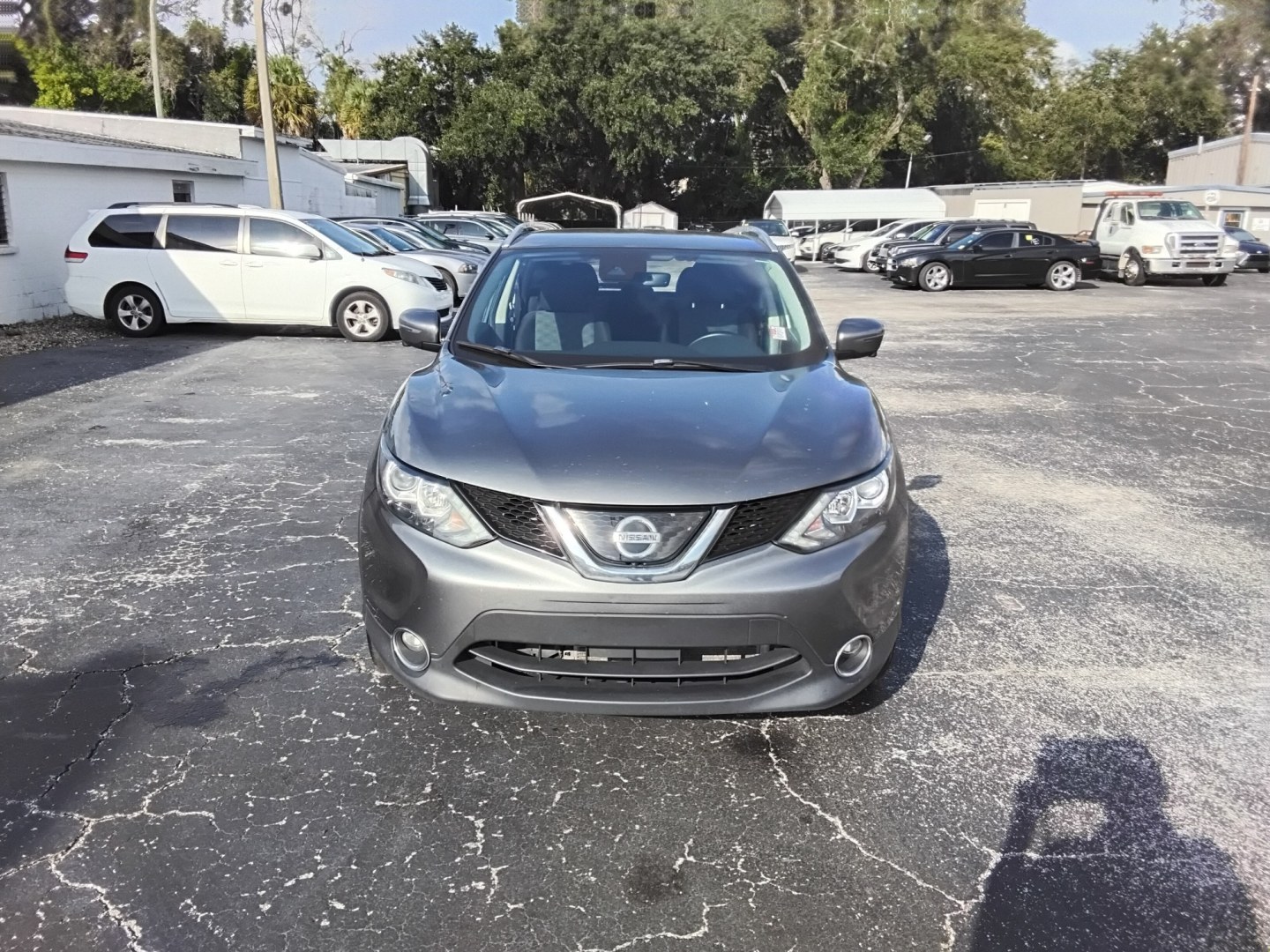 2019 GRAY /BLACK Nissan Rogue Sport SL (JN1BJ1CP6KW) with an 2.0L L4 DOHC 16V engine, CVT transmission, located at 6112 N Florida Avenue, Tampa, FL, 33604, (888) 521-5131, 27.954929, -82.459534 - $499 down plus tax & tag.- Photo#3