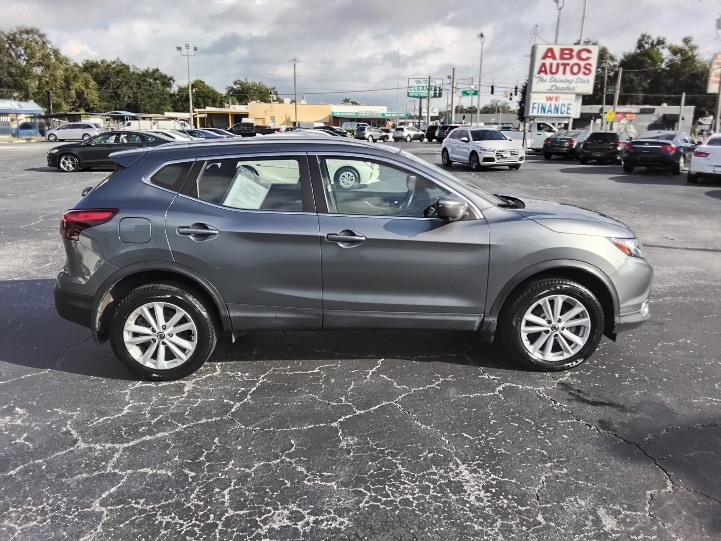 2019 GRAY /BLACK Nissan Rogue Sport SL (JN1BJ1CP6KW) with an 2.0L L4 DOHC 16V engine, CVT transmission, located at 6112 N Florida Avenue, Tampa, FL, 33604, (888) 521-5131, 27.954929, -82.459534 - $499 down plus tax & tag.- Photo#1