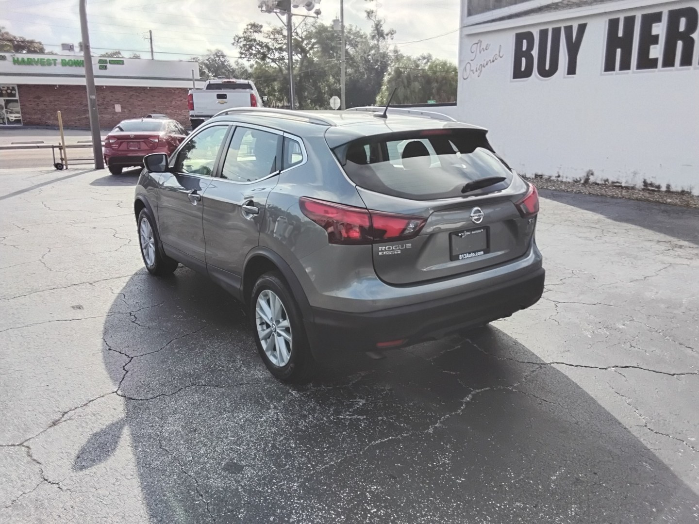 2019 GRAY /BLACK Nissan Rogue Sport SL (JN1BJ1CP6KW) with an 2.0L L4 DOHC 16V engine, CVT transmission, located at 6112 N Florida Avenue, Tampa, FL, 33604, (888) 521-5131, 27.954929, -82.459534 - $499 down plus tax & tag.- Photo#2