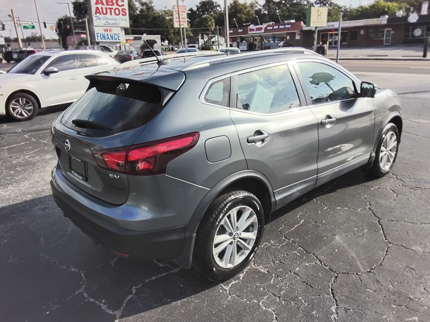 2019 GRAY /BLACK Nissan Rogue Sport SL (JN1BJ1CP6KW) with an 2.0L L4 DOHC 16V engine, CVT transmission, located at 6112 N Florida Avenue, Tampa, FL, 33604, (888) 521-5131, 27.954929, -82.459534 - $499 down plus tax & tag.- Photo#4