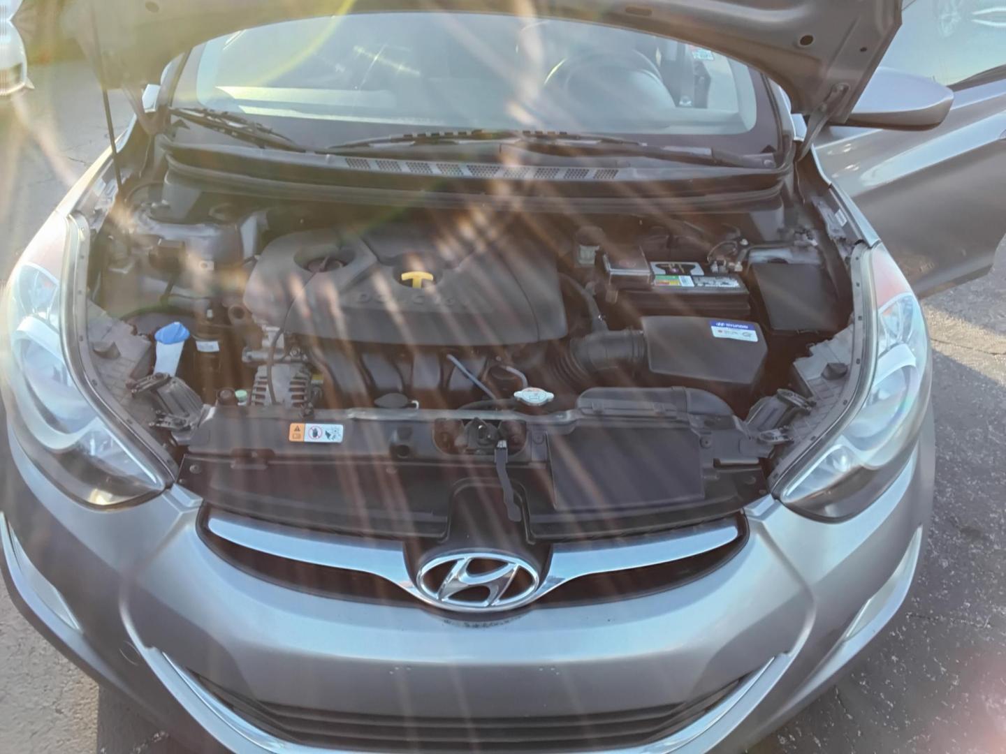 2012 Grey /Beige Hyundai Elantra GLS A/T (KMHDH4AE2CU) with an 1.8L L4 DOHC 16V engine, 6-Speed Automatic transmission, located at 6112 N Florida Avenue, Tampa, FL, 33604, (888) 521-5131, 27.954929, -82.459534 - 499$ down plus tax & tag. - Photo#4