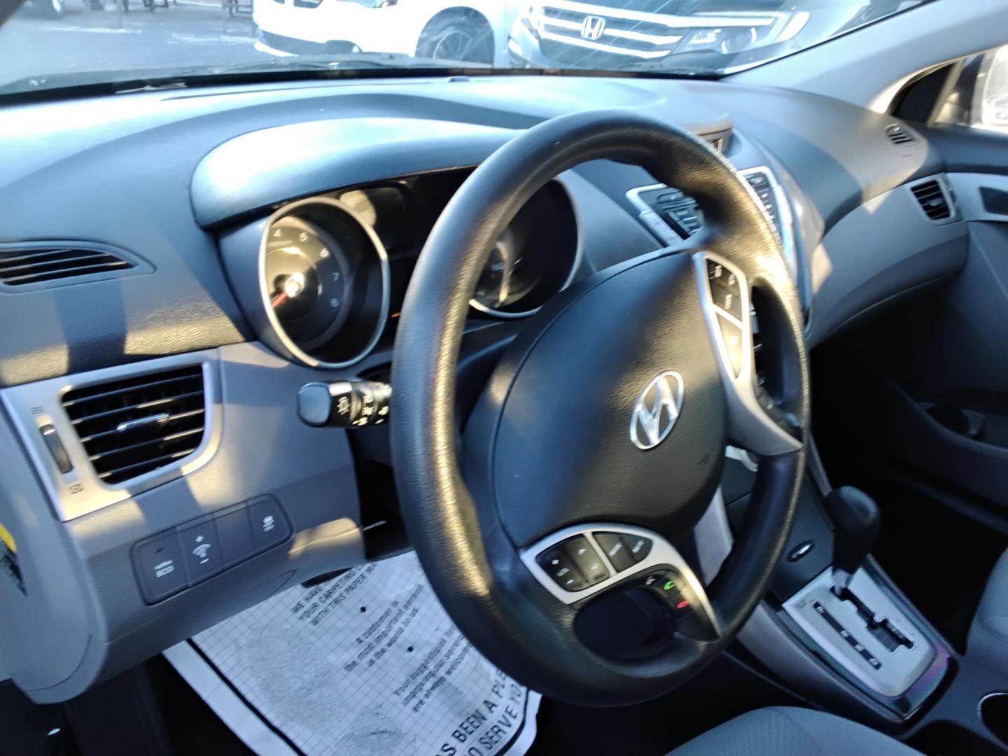 2012 Grey /Beige Hyundai Elantra GLS A/T (KMHDH4AE2CU) with an 1.8L L4 DOHC 16V engine, 6-Speed Automatic transmission, located at 6112 N Florida Avenue, Tampa, FL, 33604, (888) 521-5131, 27.954929, -82.459534 - 499$ down plus tax & tag. - Photo#9