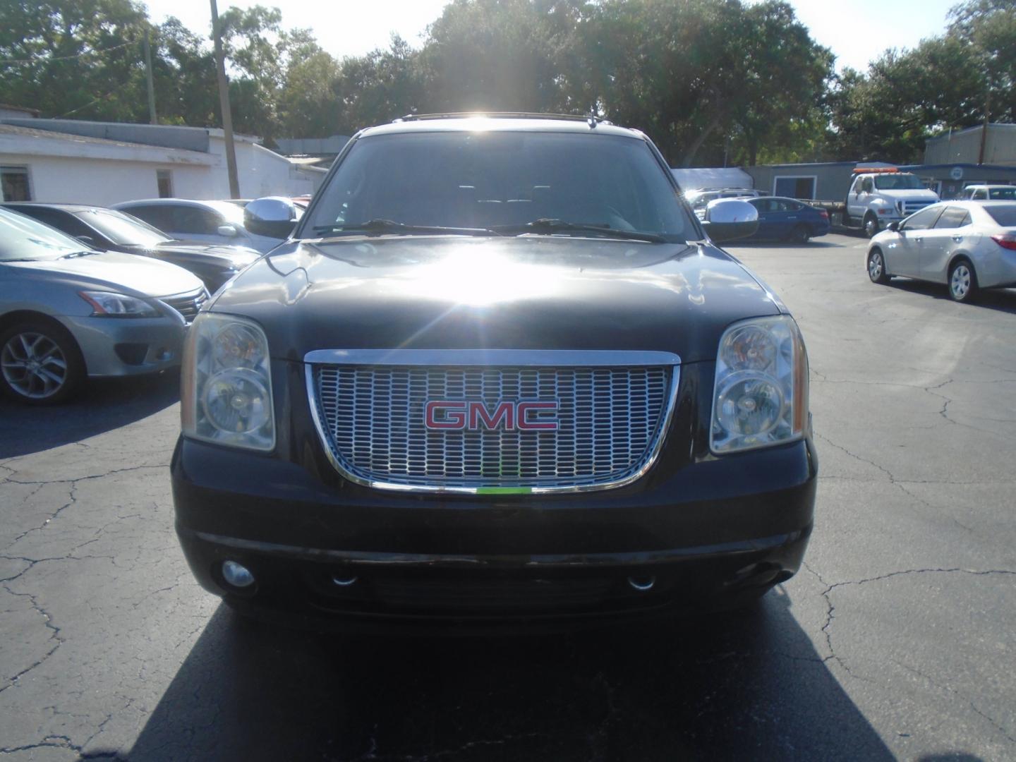 2010 GMC Yukon SLT1 2WD (1GKUCCE09AR) with an 5.3L V8 OHV 16V FFV engine, 4-Speed Automatic transmission, located at 6112 N Florida Avenue, Tampa, FL, 33604, (888) 521-5131, 27.954929, -82.459534 - Photo#1