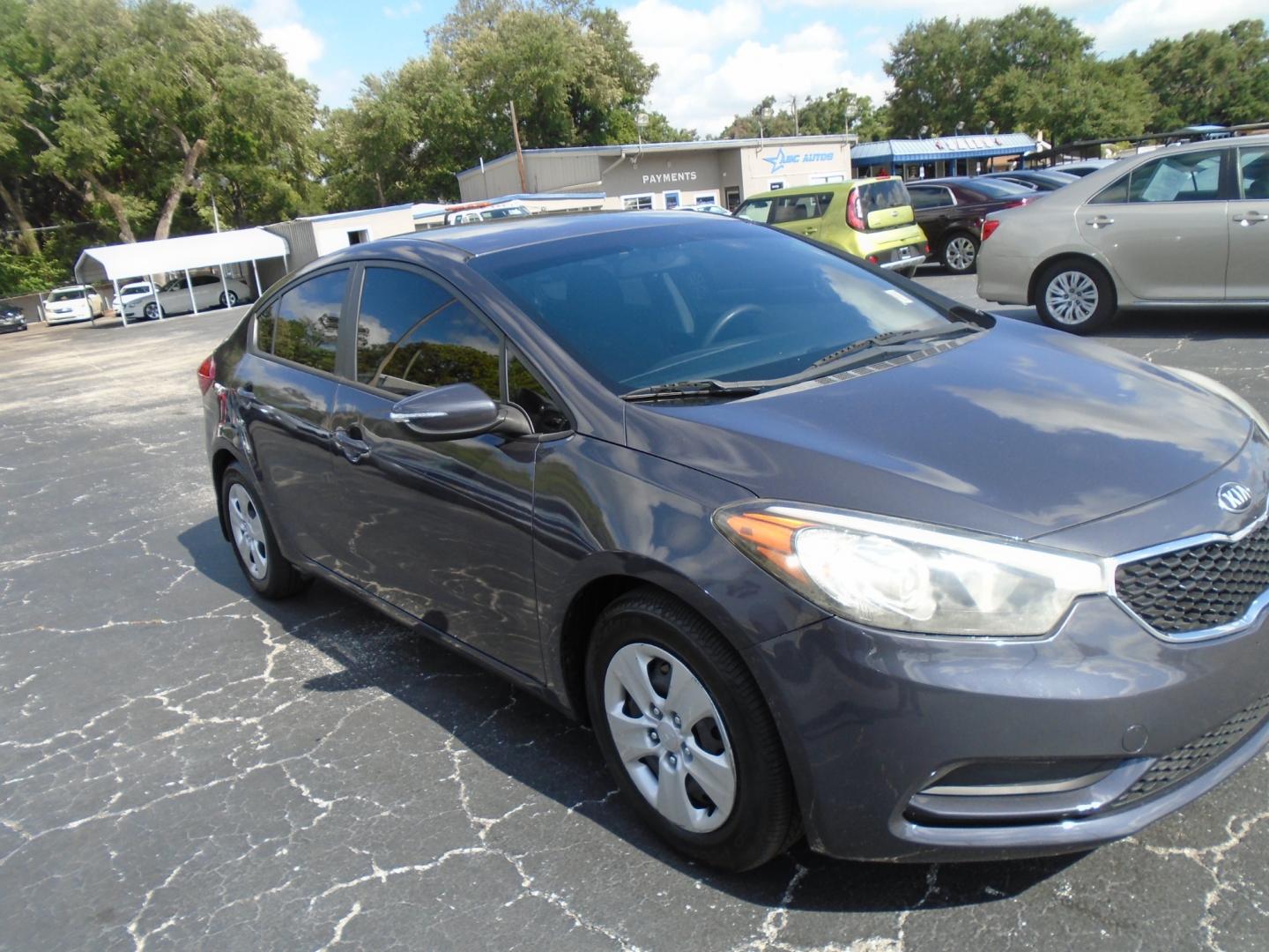 2015 Kia Forte EX (KNAFX4A61F5) with an 1.8L L4 DOHC 16V engine, 6-Speed Automatic transmission, located at 6112 N Florida Avenue, Tampa, FL, 33604, (888) 521-5131, 27.954929, -82.459534 - Photo#5