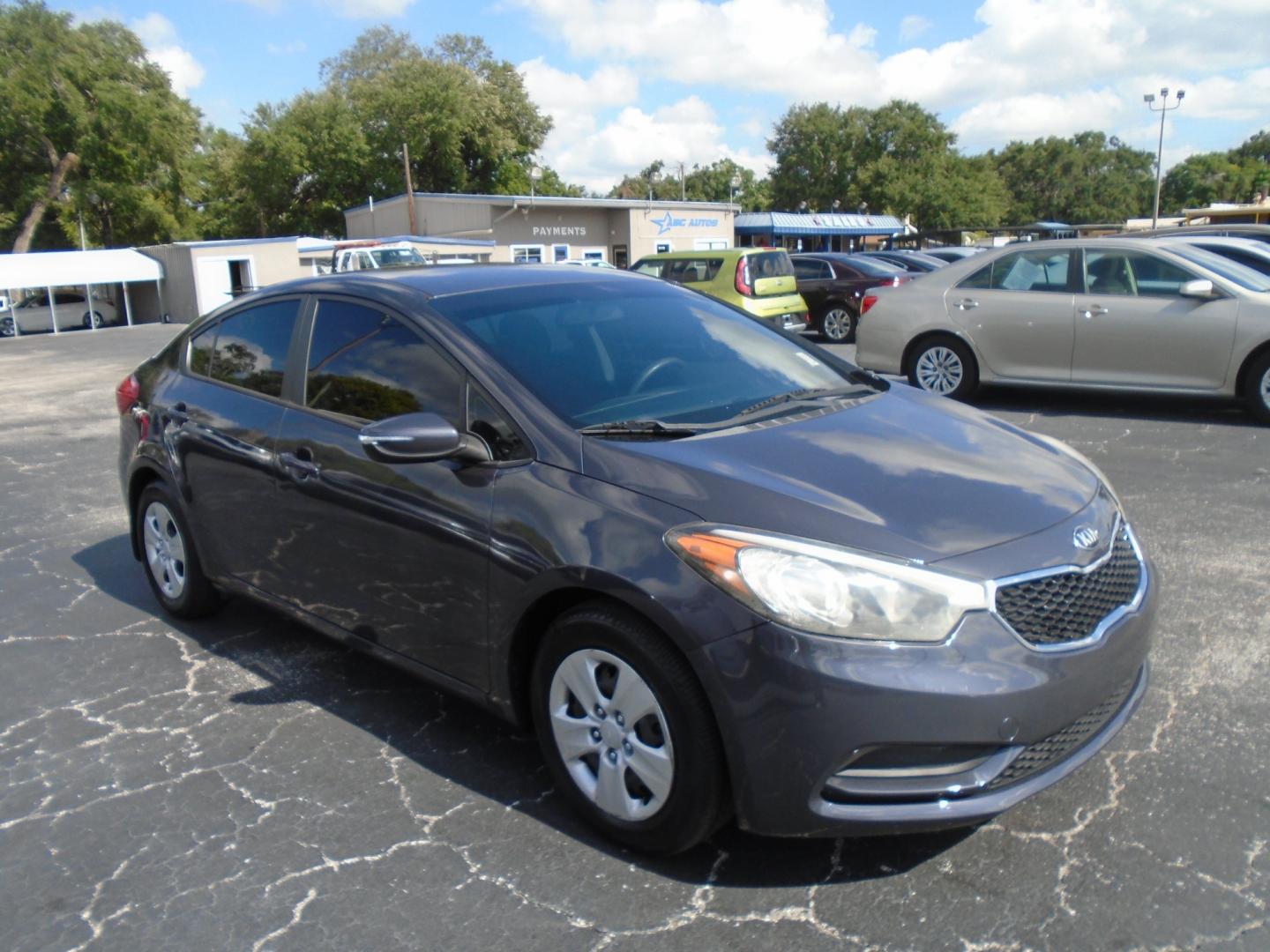 2015 Kia Forte EX (KNAFX4A61F5) with an 1.8L L4 DOHC 16V engine, 6-Speed Automatic transmission, located at 6112 N Florida Avenue, Tampa, FL, 33604, (888) 521-5131, 27.954929, -82.459534 - Photo#6