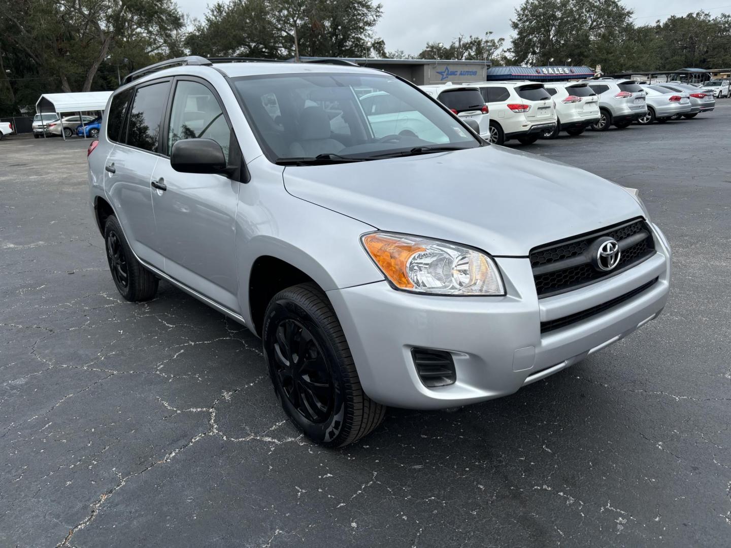 2011 Silver /Grey Toyota RAV4 Base I4 2WD (2T3ZF4DV8BW) with an 2.4L L4 DOHC 16V engine, 4-Speed Automatic transmission, located at 6112 N Florida Avenue, Tampa, FL, 33604, (888) 521-5131, 27.954929, -82.459534 - Photo#3