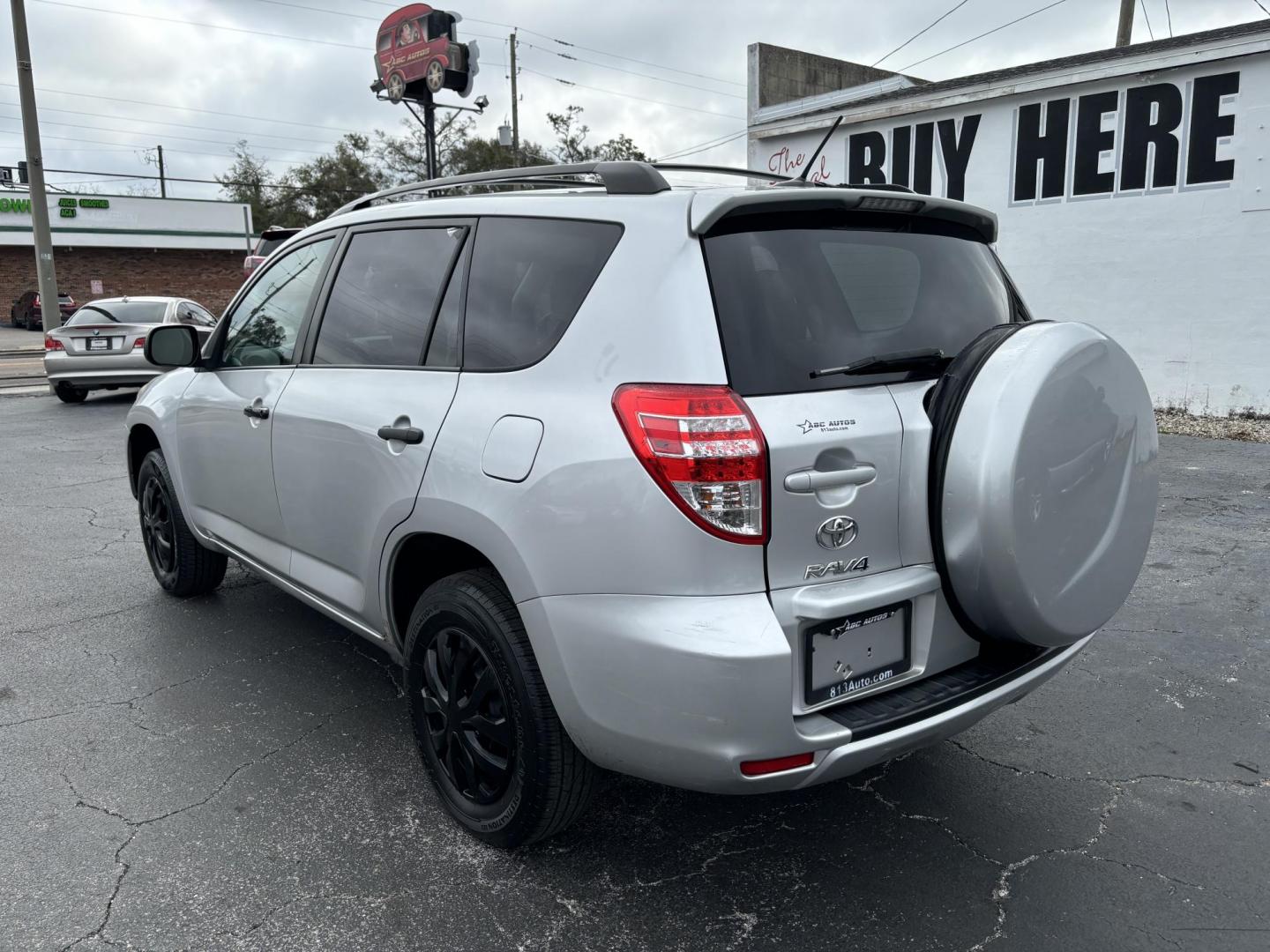 2011 Silver /Grey Toyota RAV4 Base I4 2WD (2T3ZF4DV8BW) with an 2.4L L4 DOHC 16V engine, 4-Speed Automatic transmission, located at 6112 N Florida Avenue, Tampa, FL, 33604, (888) 521-5131, 27.954929, -82.459534 - Photo#7