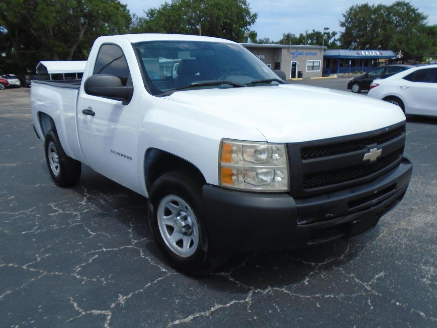 2010 White /Grey Chevrolet Silverado 1500 Regular Cab Work Truck 2WD (1GCPCPEX1AZ) with an V8, Flex Fuel, 4.8 Liter engine, Automatic, 4-Spd w/Overdrive transmission, located at 6112 N Florida Avenue, Tampa, FL, 33604, (888) 521-5131, 27.954929, -82.459534 - 499 DOWN PLUS TAX & TAG. - Photo#3