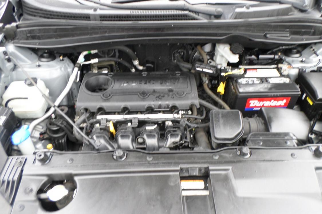 2013 SILVER /Black HYUNDAI TUCSON Limited 2WD (KM8JU3AC4DU) with an L4 2.4L engine, located at 6112 N Florida Avenue, Tampa, FL, 33604, (888) 521-5131, 27.954929, -82.459534 - Photo #13