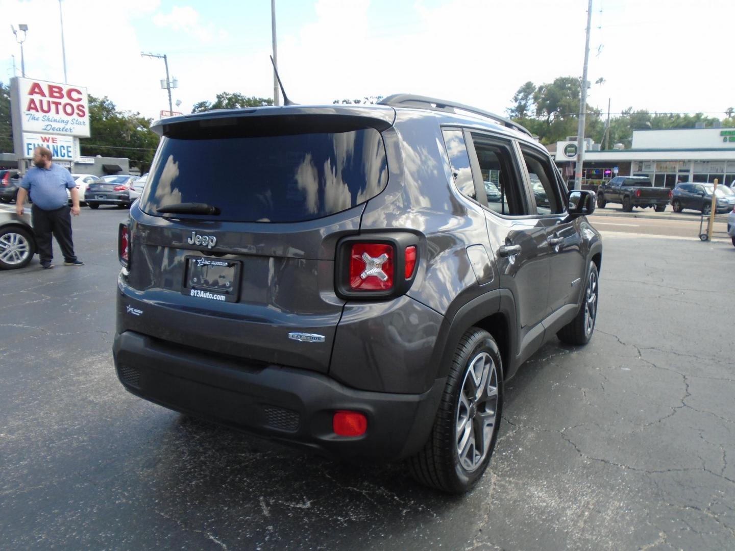 2017 Jeep Renegade Latitude FWD (ZACCJABB9HP) with an 2.4L L4 DOHC 16V engine, 6M transmission, located at 6112 N Florida Avenue, Tampa, FL, 33604, (888) 521-5131, 27.954929, -82.459534 - Photo#5