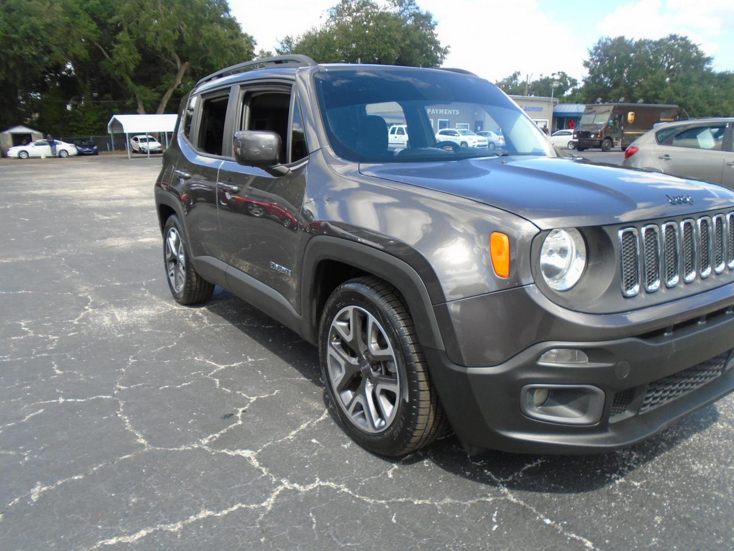 2017 Jeep Renegade Latitude FWD (ZACCJABB9HP) with an 2.4L L4 DOHC 16V engine, 6M transmission, located at 6112 N Florida Avenue, Tampa, FL, 33604, (888) 521-5131, 27.954929, -82.459534 - Photo#7