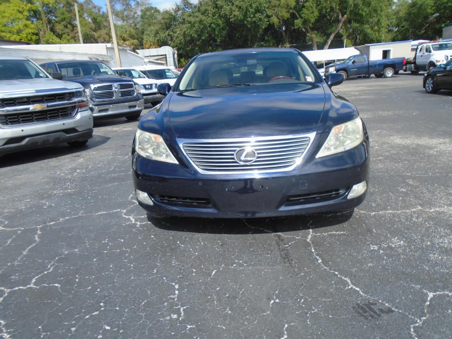 2008 Lexus LS 460 Luxury Sedan (JTHBL46F085) with an 4.6L V8 DOHC 32V engine, 8-Speed Automatic Overdrive transmission, located at 6112 N Florida Avenue, Tampa, FL, 33604, (888) 521-5131, 27.954929, -82.459534 - Photo#1