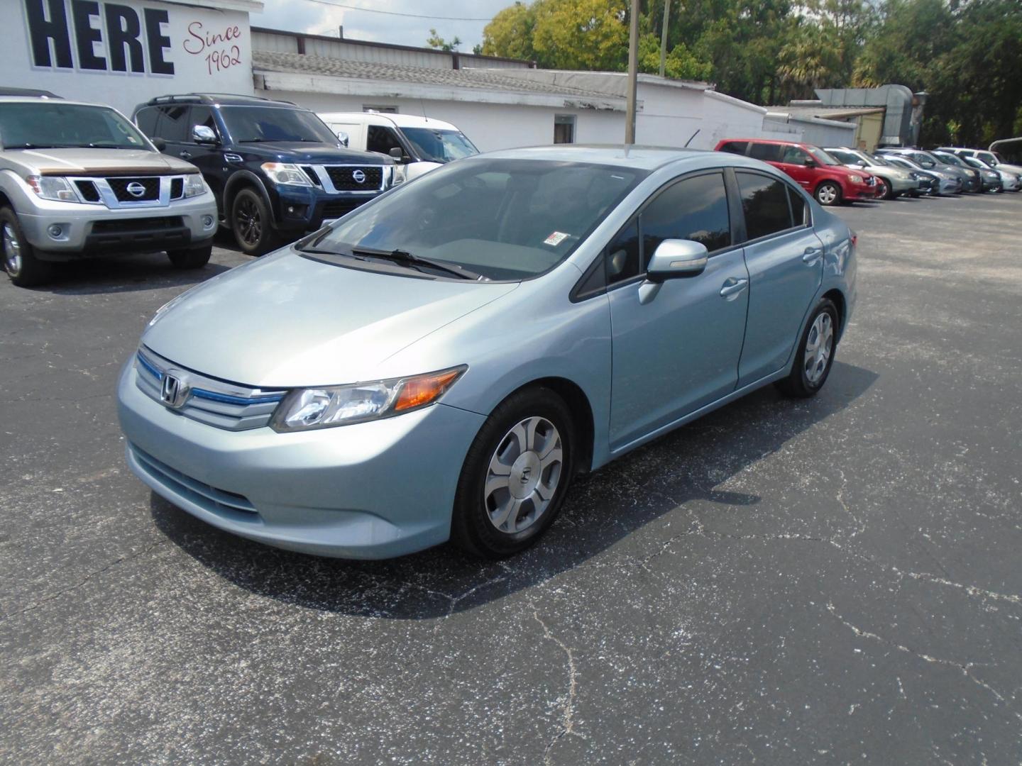 2012 Honda Civic Hybrid CVT AT-PZEV (JHMFB4F26CS) with an 1.3L L4 SOHC 8V HYBRID engine, Continuously Variable Transmission transmission, located at 6112 N Florida Avenue, Tampa, FL, 33604, (888) 521-5131, 27.954929, -82.459534 - Photo#11