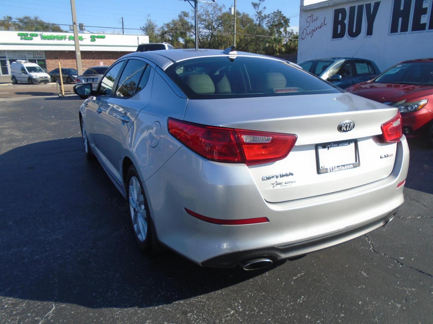 2017 Nissan Altima 2.5 S (1N4AL3AP2HC) with an 2.5L L4 DOHC 16V engine, CVT transmission, located at 6112 N Florida Avenue, Tampa, FL, 33604, (888) 521-5131, 27.954929, -82.459534 - Photo#4