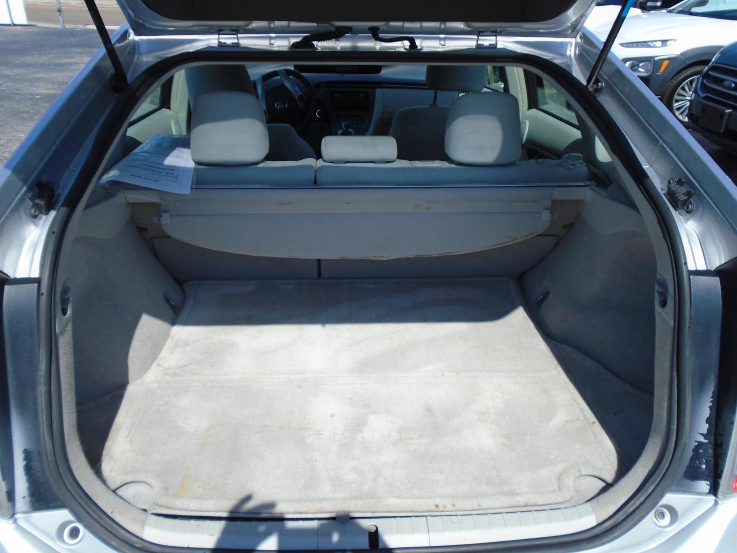 2011 Toyota Prius Prius I (JTDKN3DU7B5) with an 1.8L L4 DOHC 16V engine, Continuously Variable Transmission transmission, located at 6112 N Florida Avenue, Tampa, FL, 33604, (888) 521-5131, 27.954929, -82.459534 - Photo#7