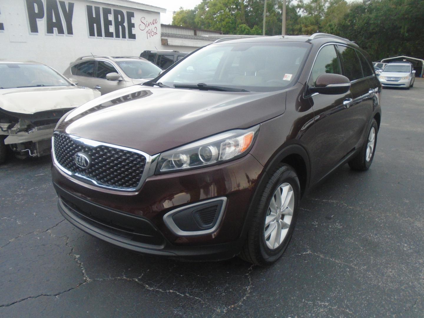 2016 Kia Sorento LX 2WD (5XYPG4A35GG) with an 2.4L L4 DOHC 16V engine, 6-Speed Automatic transmission, located at 6112 N Florida Avenue, Tampa, FL, 33604, (888) 521-5131, 27.954929, -82.459534 - Photo#3