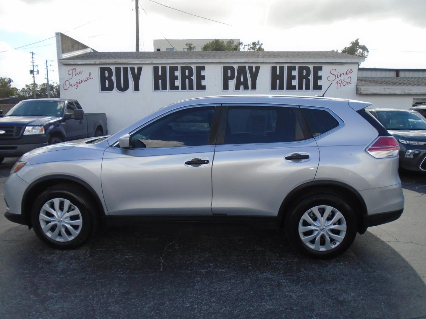 2016 Nissan Rogue S 2WD (JN8AT2MT4GW) with an 2.5L L4 DOHC 16V engine, CVT transmission, located at 6112 N Florida Avenue, Tampa, FL, 33604, (888) 521-5131, 27.954929, -82.459534 - Photo#0