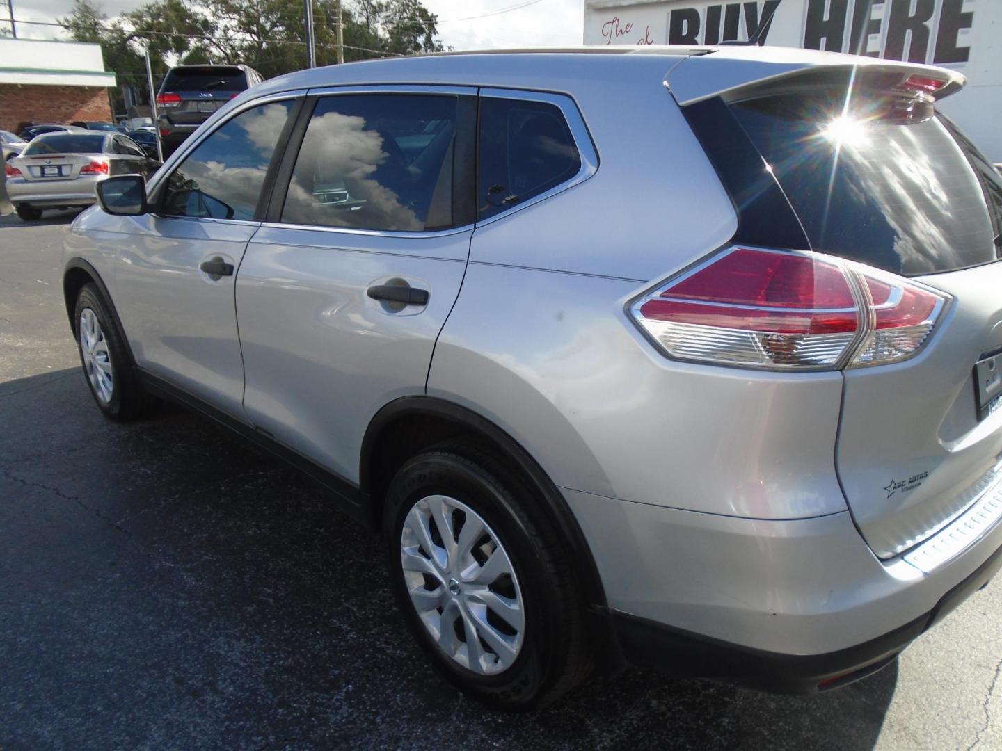 2016 Nissan Rogue S 2WD (JN8AT2MT4GW) with an 2.5L L4 DOHC 16V engine, CVT transmission, located at 6112 N Florida Avenue, Tampa, FL, 33604, (888) 521-5131, 27.954929, -82.459534 - Photo#9