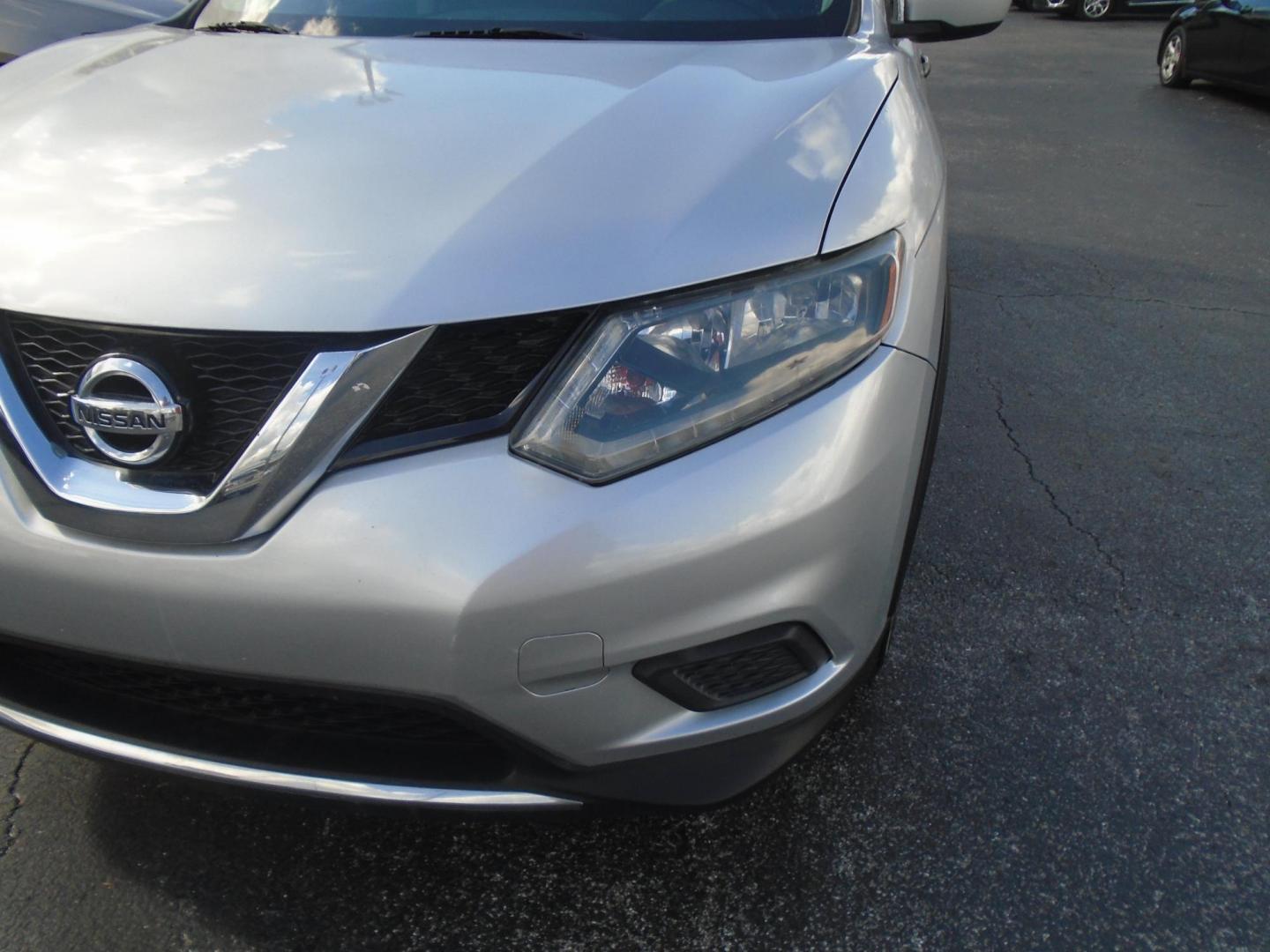 2016 Nissan Rogue S 2WD (JN8AT2MT4GW) with an 2.5L L4 DOHC 16V engine, CVT transmission, located at 6112 N Florida Avenue, Tampa, FL, 33604, (888) 521-5131, 27.954929, -82.459534 - Photo#3