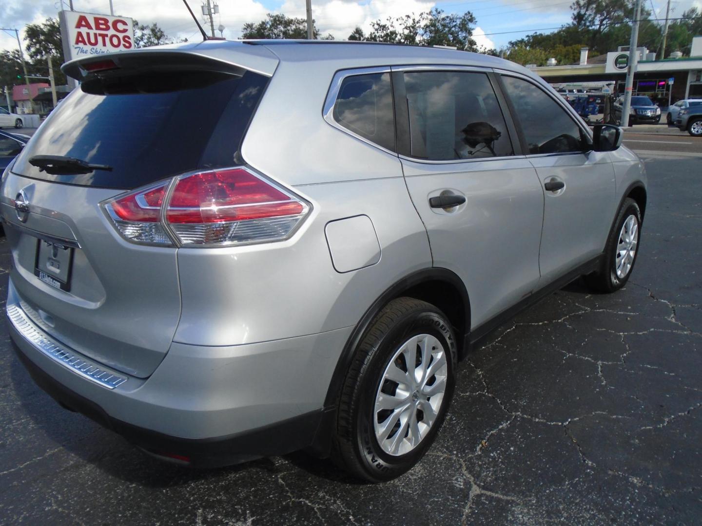 2016 Nissan Rogue S 2WD (JN8AT2MT4GW) with an 2.5L L4 DOHC 16V engine, CVT transmission, located at 6112 N Florida Avenue, Tampa, FL, 33604, (888) 521-5131, 27.954929, -82.459534 - Photo#7