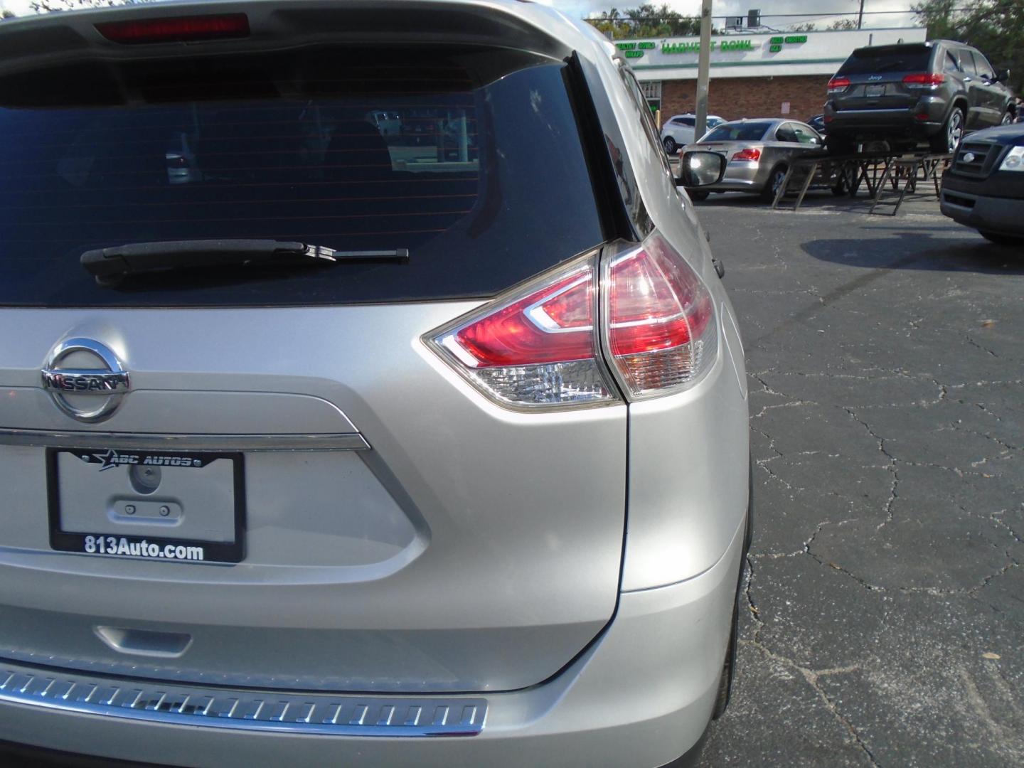 2016 Nissan Rogue S 2WD (JN8AT2MT4GW) with an 2.5L L4 DOHC 16V engine, CVT transmission, located at 6112 N Florida Avenue, Tampa, FL, 33604, (888) 521-5131, 27.954929, -82.459534 - Photo#11