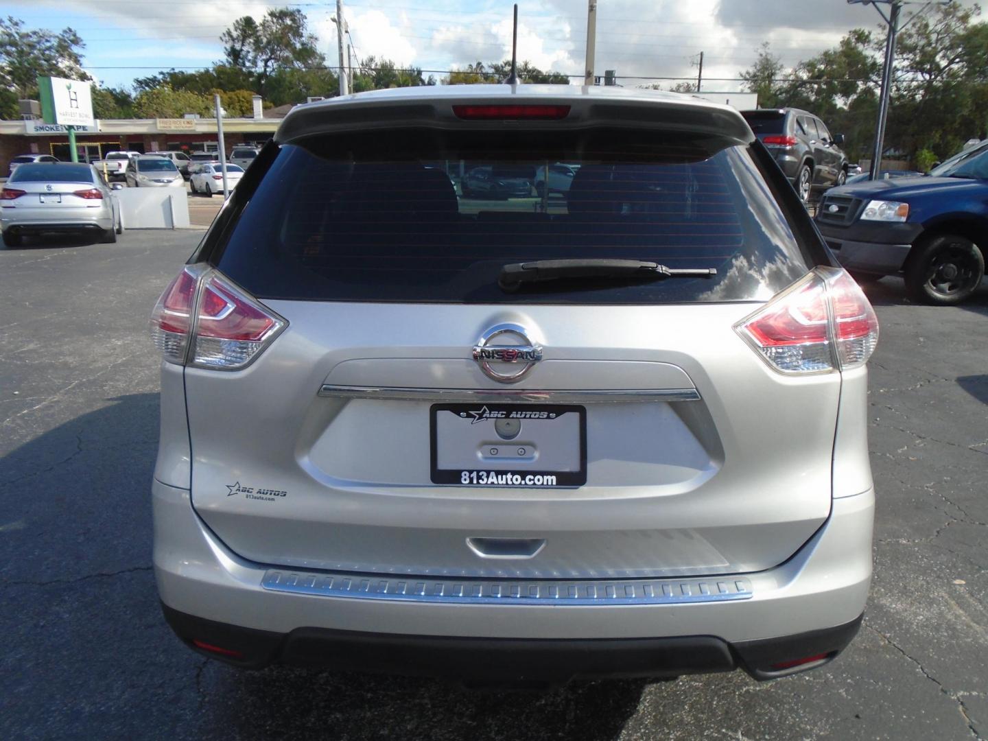 2016 Nissan Rogue S 2WD (JN8AT2MT4GW) with an 2.5L L4 DOHC 16V engine, CVT transmission, located at 6112 N Florida Avenue, Tampa, FL, 33604, (888) 521-5131, 27.954929, -82.459534 - Photo#8