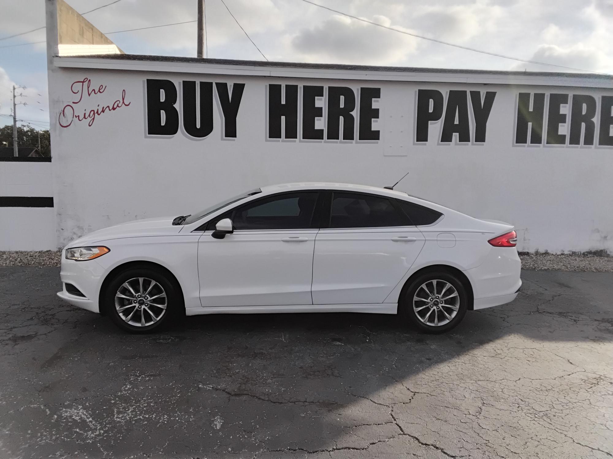 photo of 2017 Ford Fusion SE