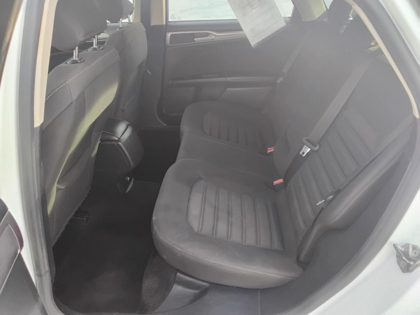 2017 White /Grey Ford Fusion SE (3FA6P0H70HR) with an 2.5L L4 DOHC 16V engine, 6A transmission, located at 6112 N Florida Avenue, Tampa, FL, 33604, (888) 521-5131, 27.954929, -82.459534 - $499 DOWN PLUS TAX & TAG. - Photo#11