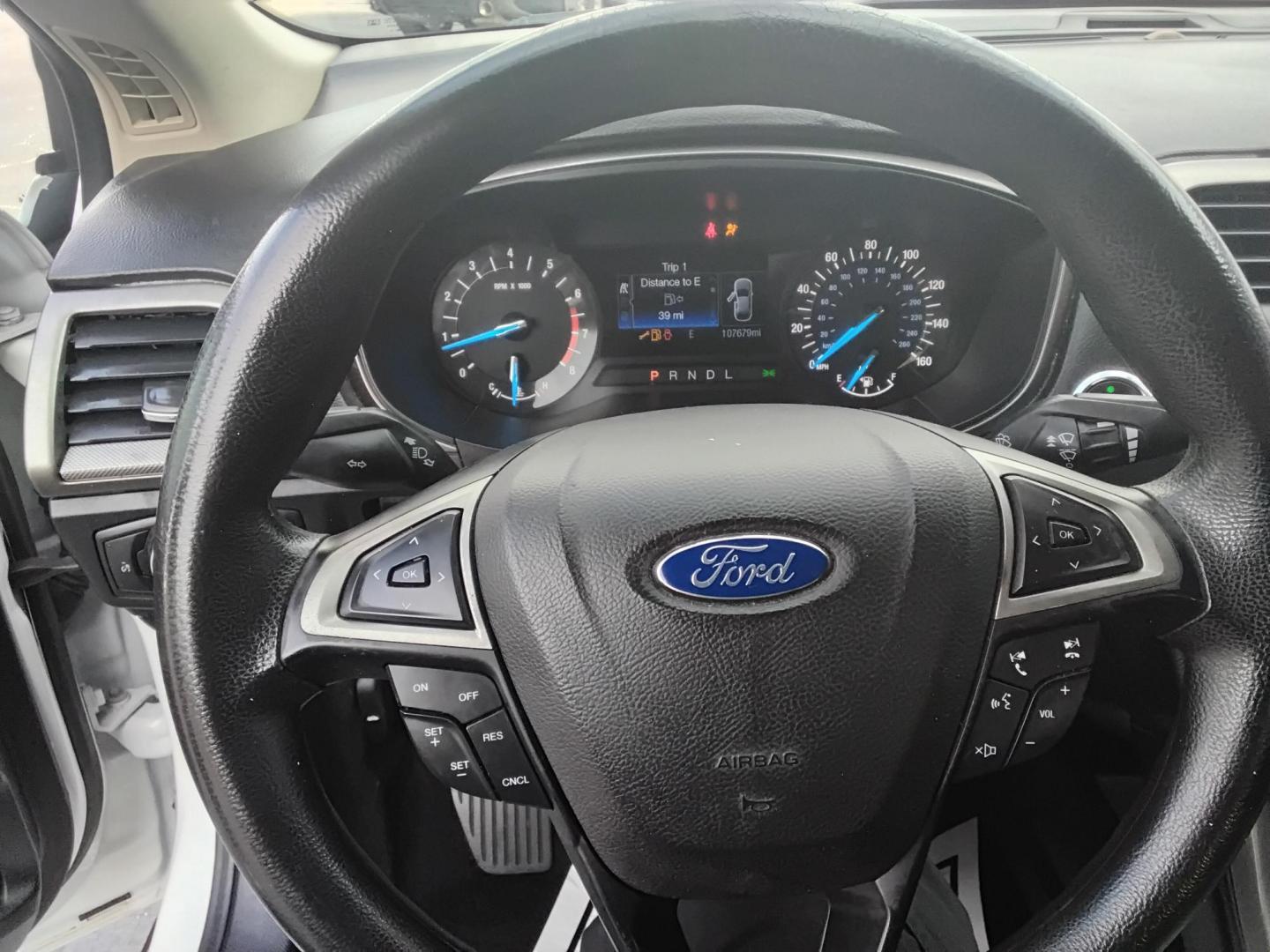 2017 White /Grey Ford Fusion SE (3FA6P0H70HR) with an 2.5L L4 DOHC 16V engine, 6A transmission, located at 6112 N Florida Avenue, Tampa, FL, 33604, (888) 521-5131, 27.954929, -82.459534 - $499 DOWN PLUS TAX & TAG. - Photo#8