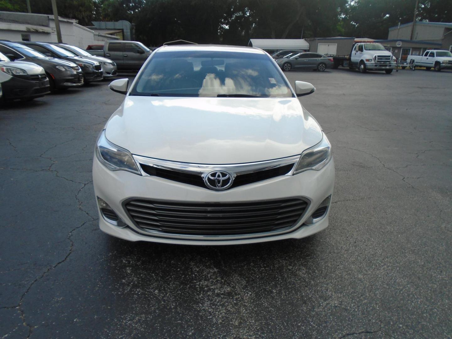 2014 Toyota Avalon XLE (4T1BK1EB1EU) with an 3.5L V6 DOHC 24V engine, 6-Speed Automatic transmission, located at 6112 N Florida Avenue, Tampa, FL, 33604, (888) 521-5131, 27.954929, -82.459534 - Photo#1