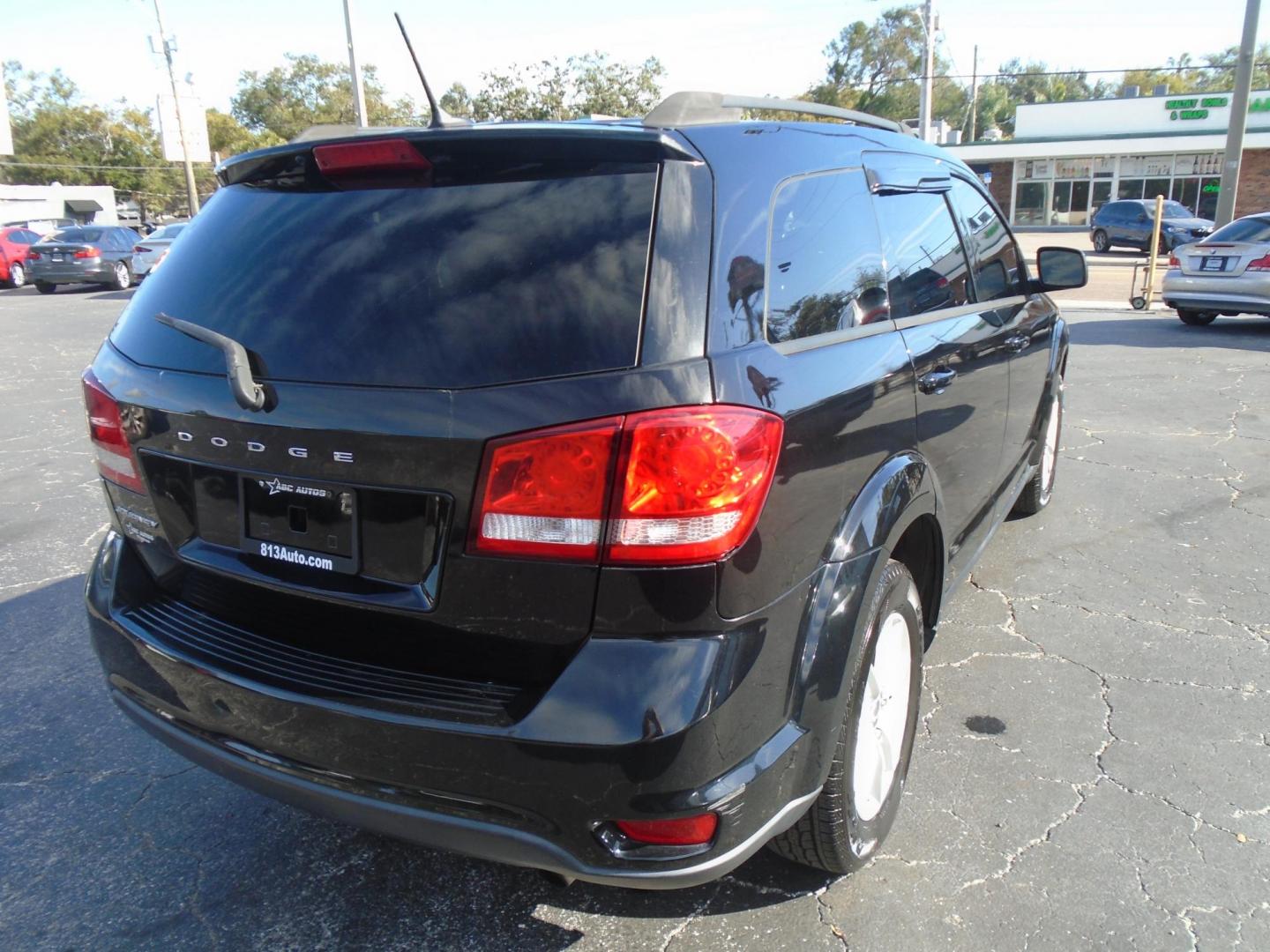 2017 Dodge Journey SXT (3C4PDCBBXHT) with an 2.4L L6 DOHC 16V engine, 4A transmission, located at 6112 N Florida Avenue, Tampa, FL, 33604, (888) 521-5131, 27.954929, -82.459534 - Photo#3