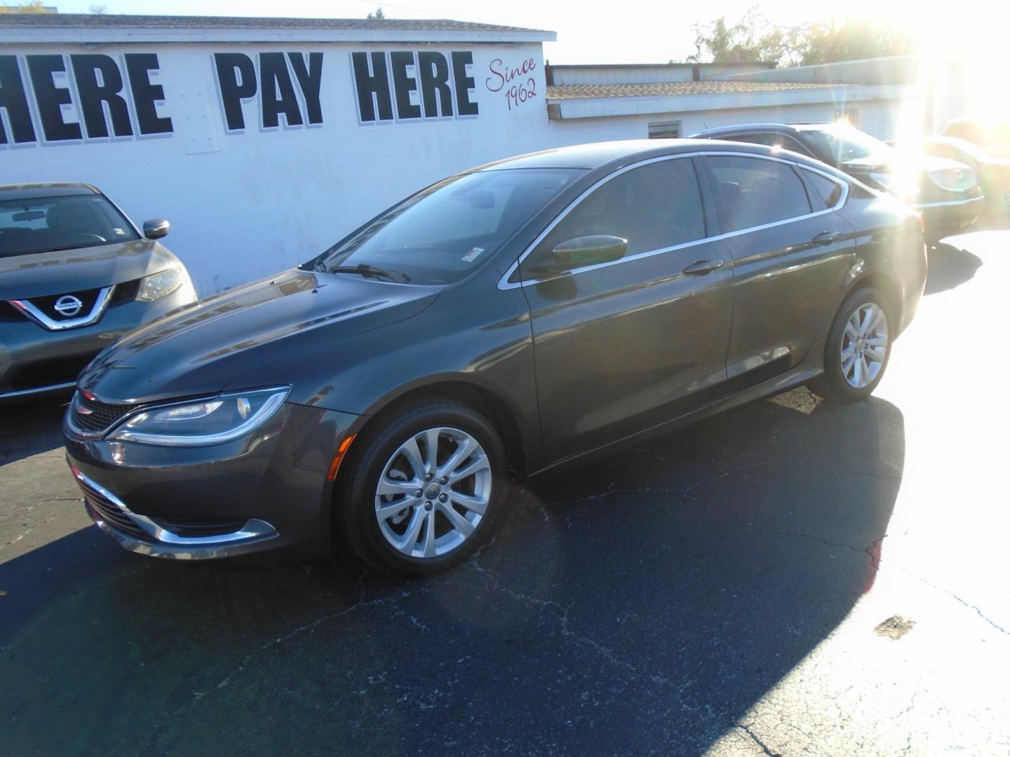 2017 Chrysler 200 Limited Platinum (1C3CCCAB3HN) with an 2.4L L4 DOHC 16V engine, 9A transmission, located at 6112 N Florida Avenue, Tampa, FL, 33604, (888) 521-5131, 27.954929, -82.459534 - Photo#3