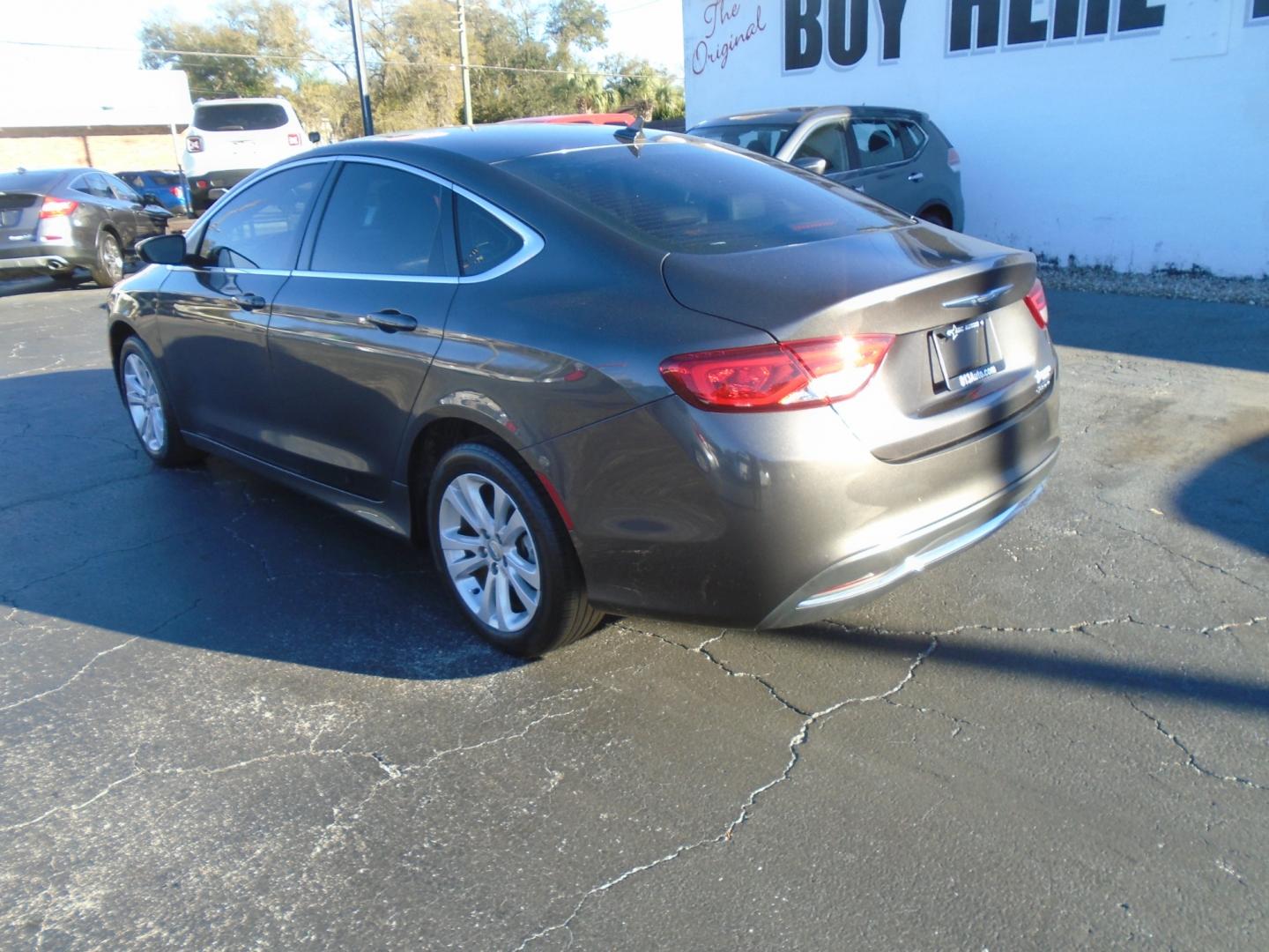 2017 Chrysler 200 Limited Platinum (1C3CCCAB3HN) with an 2.4L L4 DOHC 16V engine, 9A transmission, located at 6112 N Florida Avenue, Tampa, FL, 33604, (888) 521-5131, 27.954929, -82.459534 - Photo#4