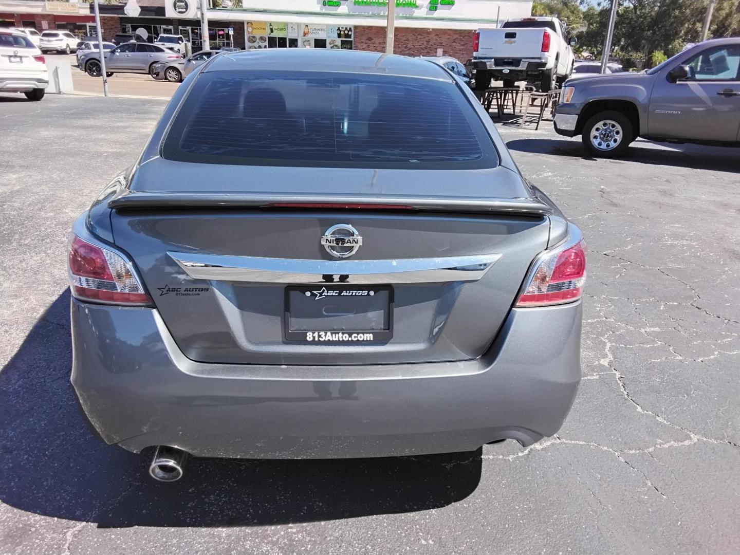 2015 GRAY /Grey Nissan Altima 2.5 S (1N4AL3AP8FC) with an 2.5L L4 DOHC 16V engine, Continuously Variable Transmission transmission, located at 6112 N Florida Avenue, Tampa, FL, 33604, (888) 521-5131, 27.954929, -82.459534 - 499$ DOWN PLUS TAX & TAG. - Photo#4