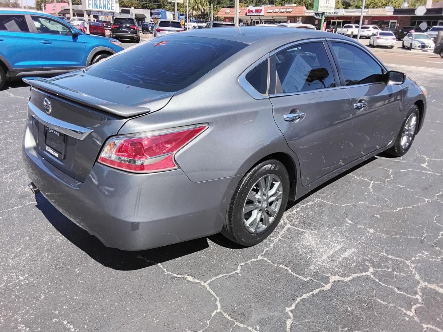 2015 GRAY /Grey Nissan Altima 2.5 S (1N4AL3AP8FC) with an 2.5L L4 DOHC 16V engine, Continuously Variable Transmission transmission, located at 6112 N Florida Avenue, Tampa, FL, 33604, (888) 521-5131, 27.954929, -82.459534 - 499$ DOWN PLUS TAX & TAG. - Photo#5