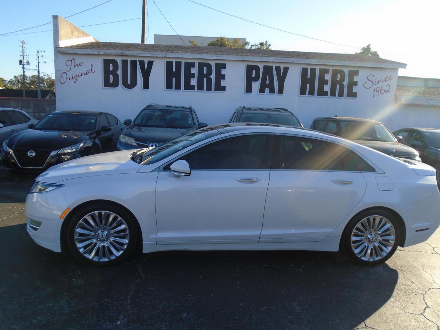 2016 Lincoln MKZ FWD (3LN6L2G94GR) with an 2.0L L4 DOHC 16V engine, 6A transmission, located at 6112 N Florida Avenue, Tampa, FL, 33604, (888) 521-5131, 27.954929, -82.459534 - Photo#0