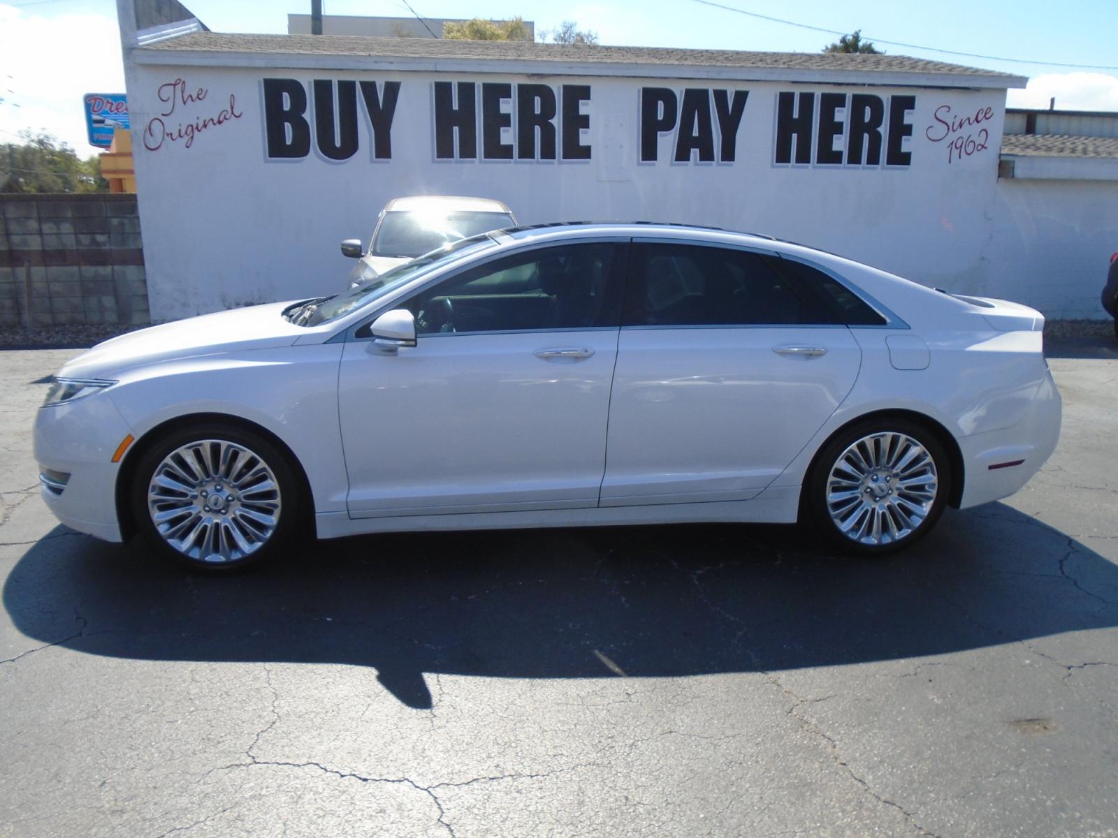 2016 Lincoln MKZ FWD (3LN6L2G94GR) with an 2.0L L4 DOHC 16V engine, 6A transmission, located at 6112 N Florida Avenue, Tampa, FL, 33604, (888) 521-5131, 27.954929, -82.459534 - Photo #0