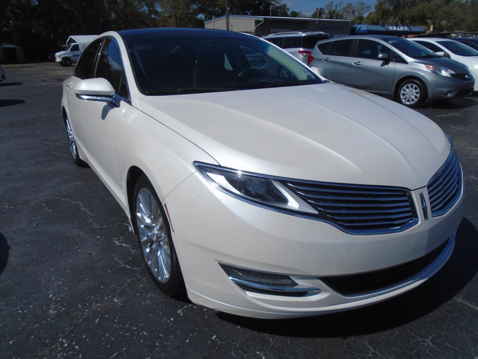 2016 Lincoln MKZ FWD (3LN6L2G94GR) with an 2.0L L4 DOHC 16V engine, 6A transmission, located at 6112 N Florida Avenue, Tampa, FL, 33604, (888) 521-5131, 27.954929, -82.459534 - Photo #2