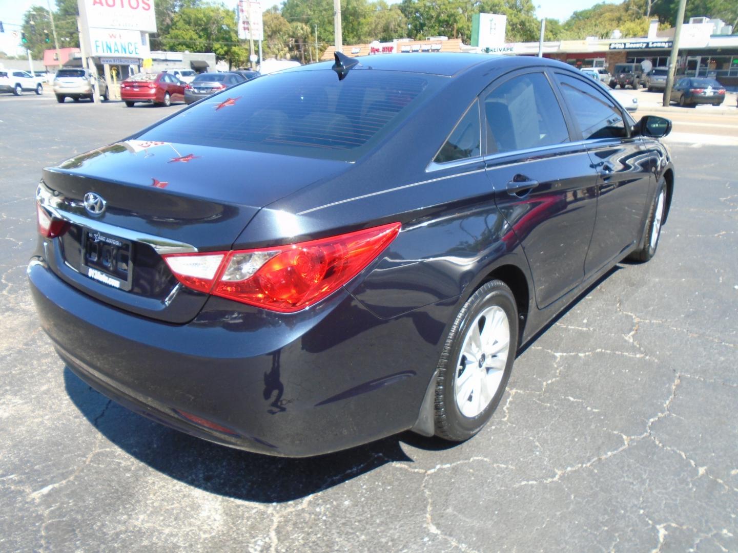 2011 Hyundai Sonata GLS Auto (5NPEB4AC4BH) with an 2.4L L4 DOHC 16V engine, 5-Speed Automatic transmission, located at 6112 N Florida Avenue, Tampa, FL, 33604, (888) 521-5131, 27.954929, -82.459534 - Photo#5