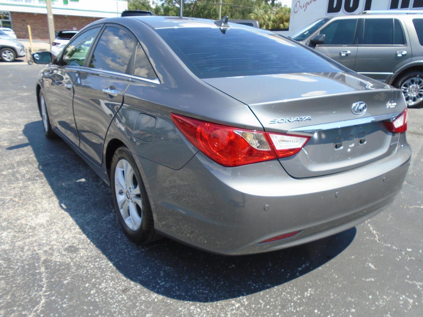 2011 GRAY /BLACK Hyundai Sonata Limited Auto (5NPEC4ACXBH) with an 2.4L L4 DOHC 16V engine, 5-Speed Automatic transmission, located at 6112 N Florida Avenue, Tampa, FL, 33604, (888) 521-5131, 27.954929, -82.459534 - 499$ down plus tax & tag. - Photo#5