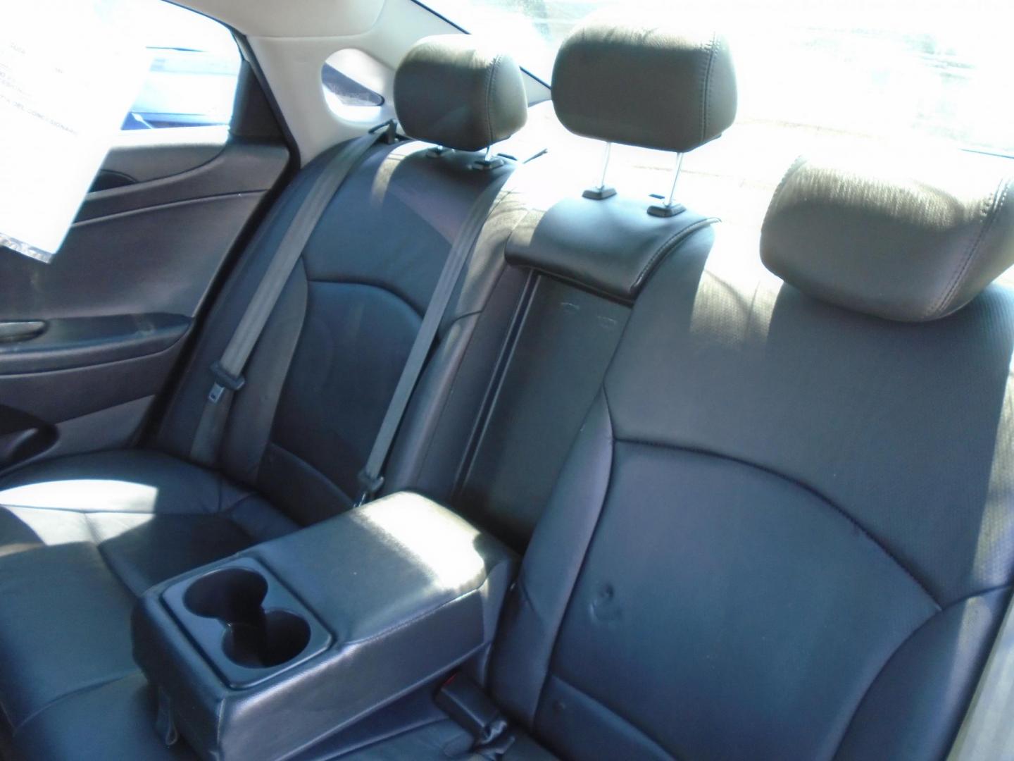 2011 GRAY /BLACK Hyundai Sonata Limited Auto (5NPEC4ACXBH) with an 2.4L L4 DOHC 16V engine, 5-Speed Automatic transmission, located at 6112 N Florida Avenue, Tampa, FL, 33604, (888) 521-5131, 27.954929, -82.459534 - 499$ down plus tax & tag. - Photo#9
